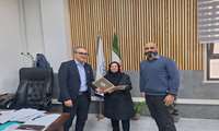 تقدیر از خانم فصیحی، رئیس اداره امور دانشجویان غیرایرانی دانشگاه علوم پزشکی همدان